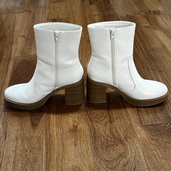 White Heeled Boots Size 8 - Picture 6 of 6